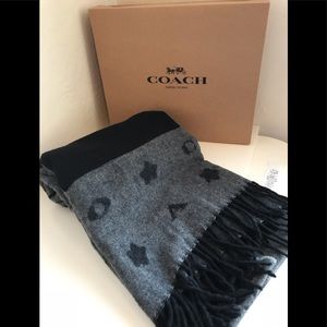 coach oversized muffler with pockets